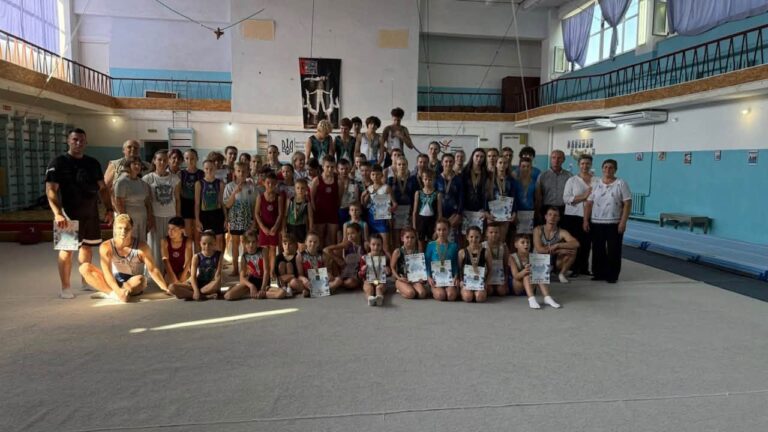 Кам’янські акробати завоювали безліч нагород на Кубку України в Миколаєві