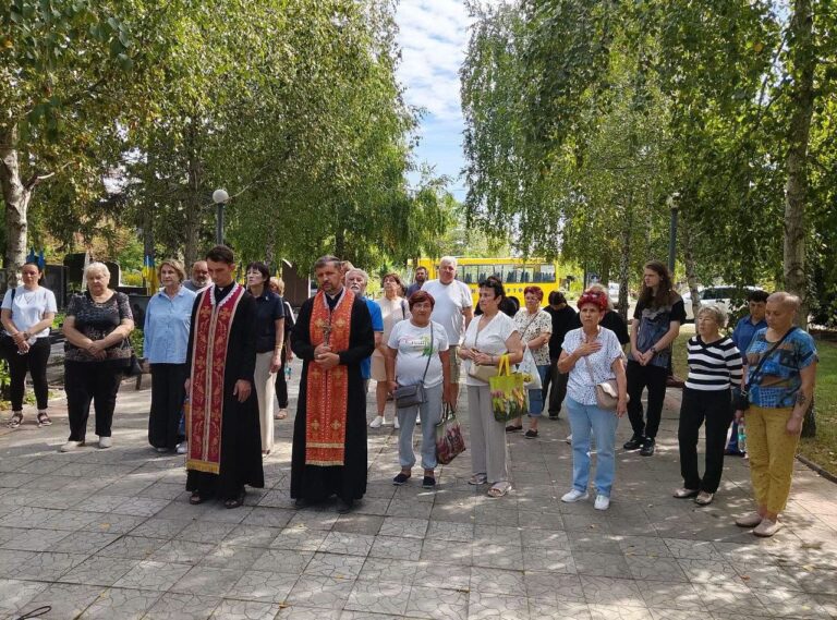 Кам’янчани вшанували пам’ять полеглих Героїв на Алеї Слави