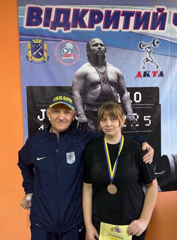 Каменские тяжелоатлеты стали призерами чемпионата области