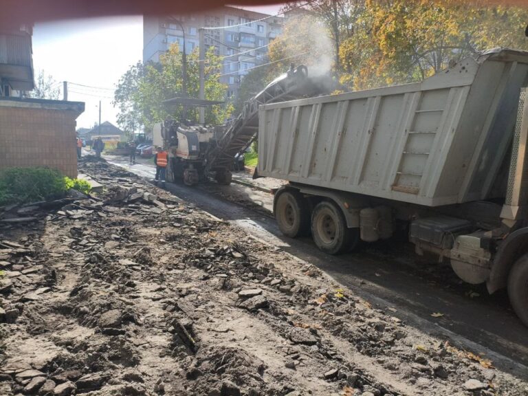 У Кам’янському розпочали ремонт внутрішньоквартального проїзду на вулиці Дунайській